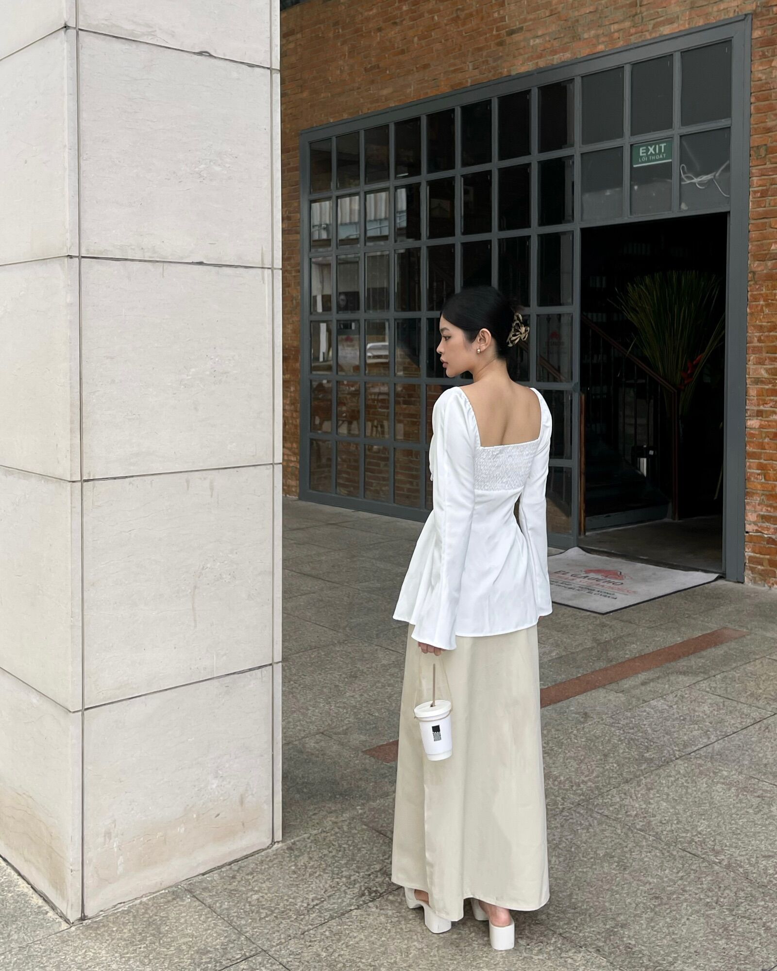 SAP-Chân váy kaki xẻ tà trước