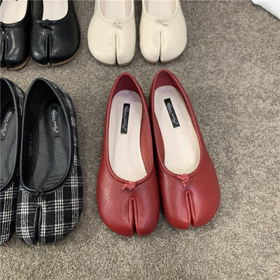 Giày Một Lớp Doudou Dành Cho Số Ít Người Đế Bằng Giày Nữ Giày Thuyền Miệng Nông Mùa Xuân Hè Mẫu Mới Năm 2023 Giày Móng Heo Chia Ngón Chân