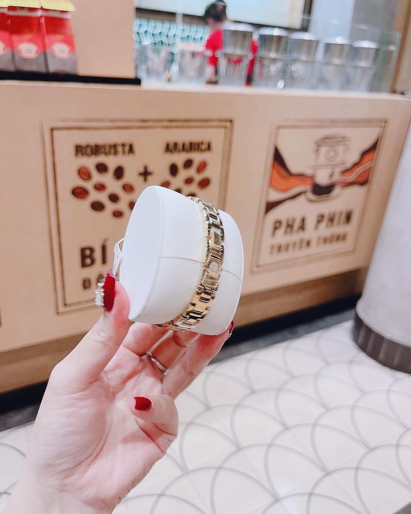 Đồng hồ nữ Anne Klein mặt khảm trai, size 34mm