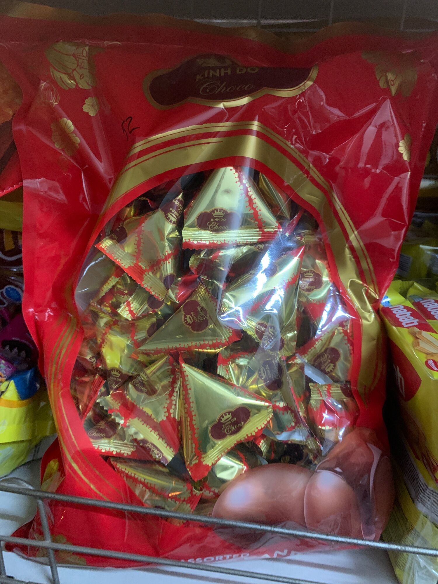 Kẹo socola tam giác thập Cẩm của Kinh Đô