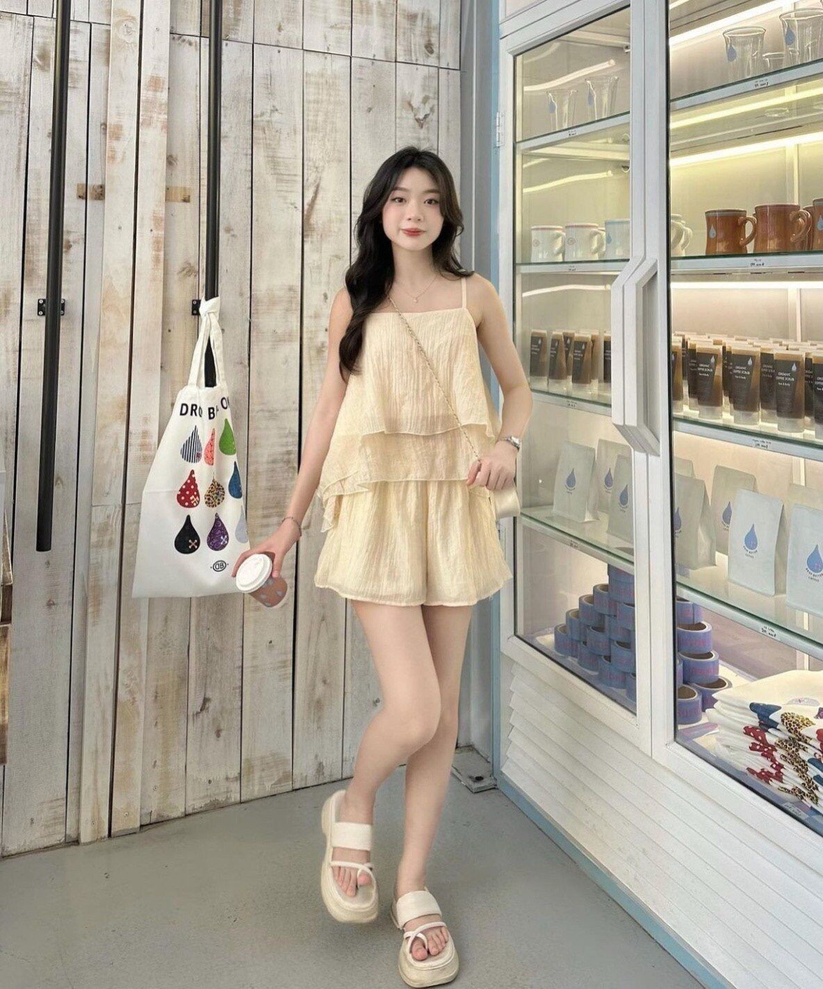Bộ 2 dây kèm quần short đũi tơ mềm
