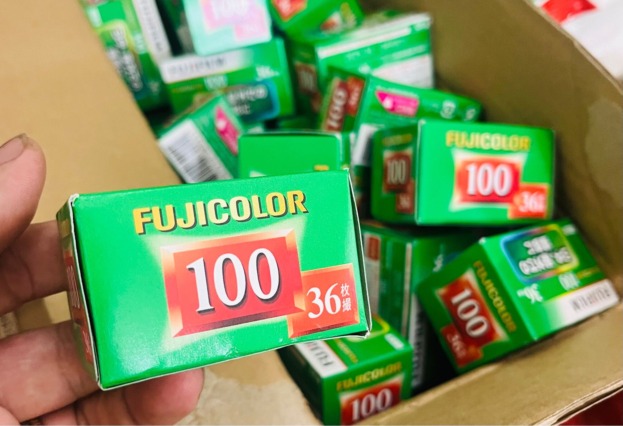 [HCM]Fujicolor Fuji 100 nội địa Nhật 36exp date 2025 film 35mm