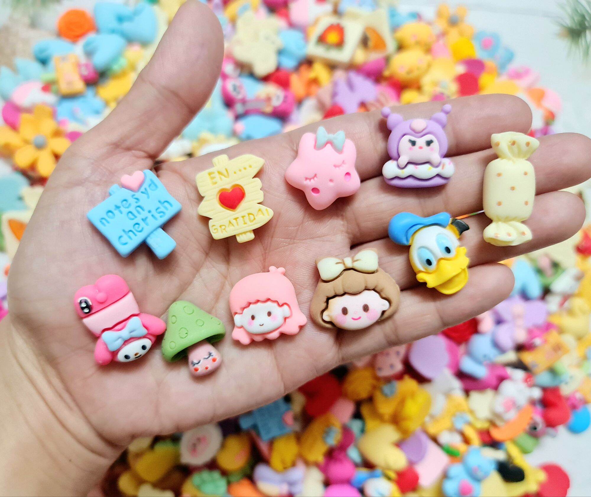 Set 100 charm/center nhám trộn nhiều mẫu xinh (có cả những mẫu ko có trong ảnh)