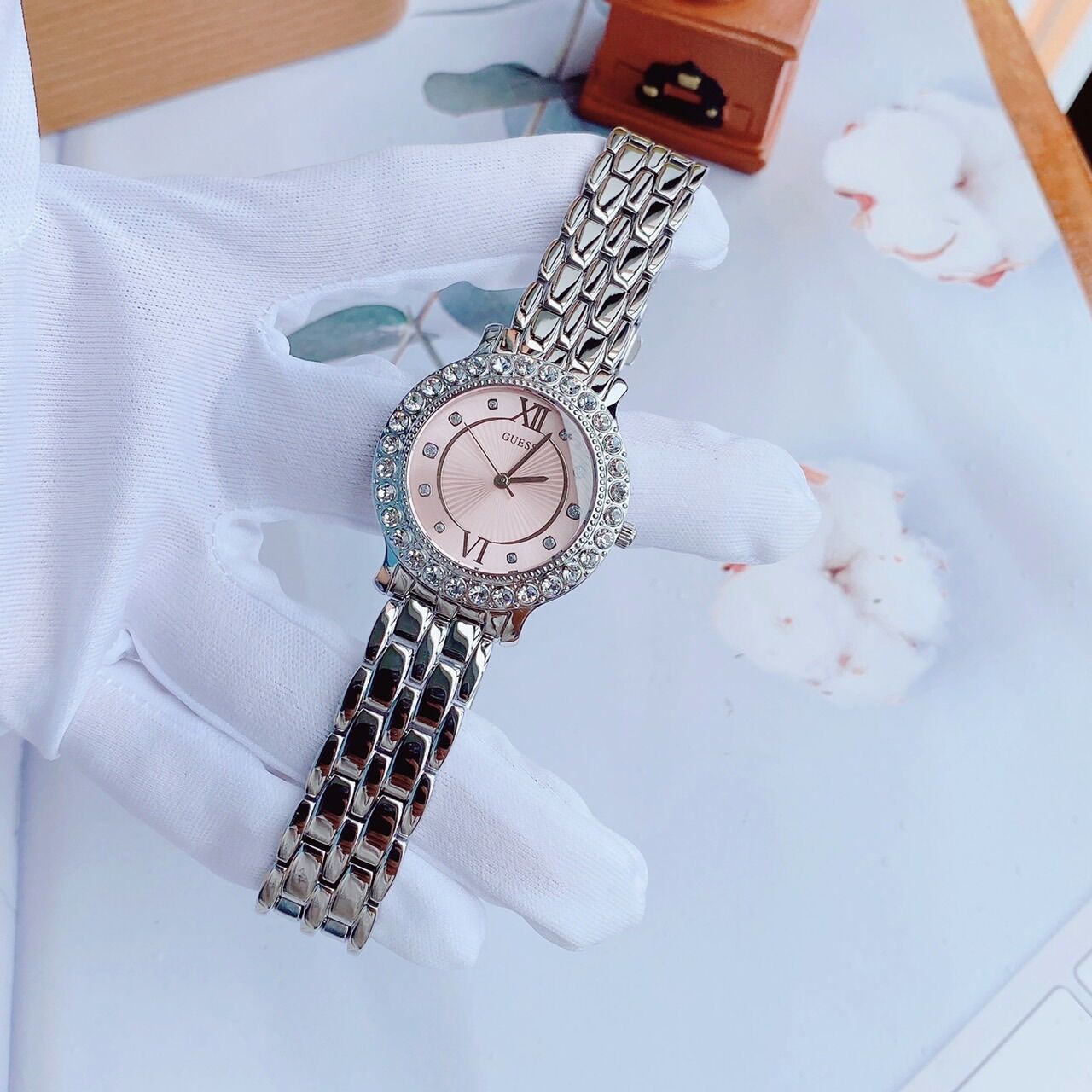 Đồng hồ nữ Guess, size 34mm