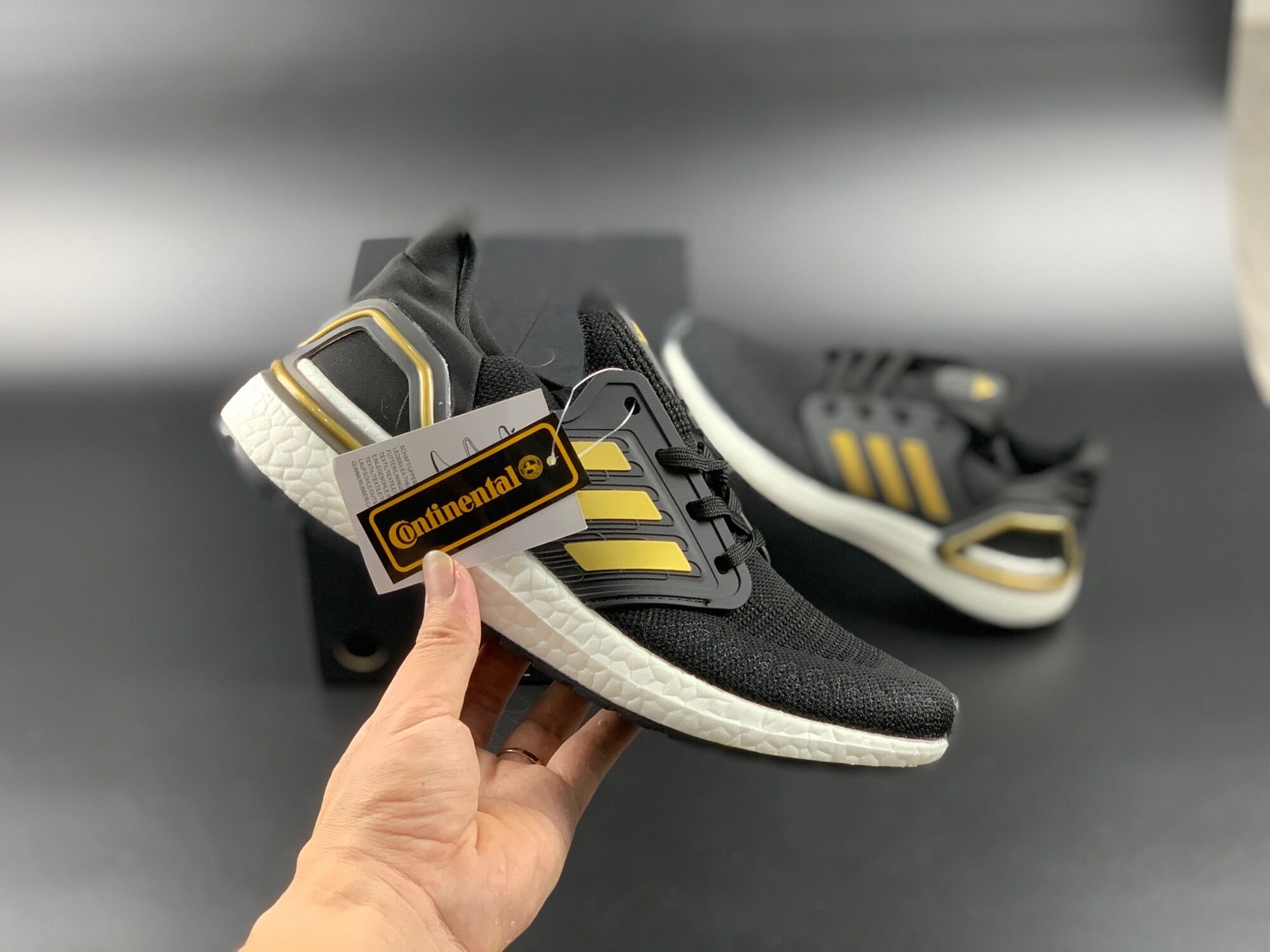 Giày thể thao/ Sneaker Ultra boost 6.0 đen vàng (Full box)