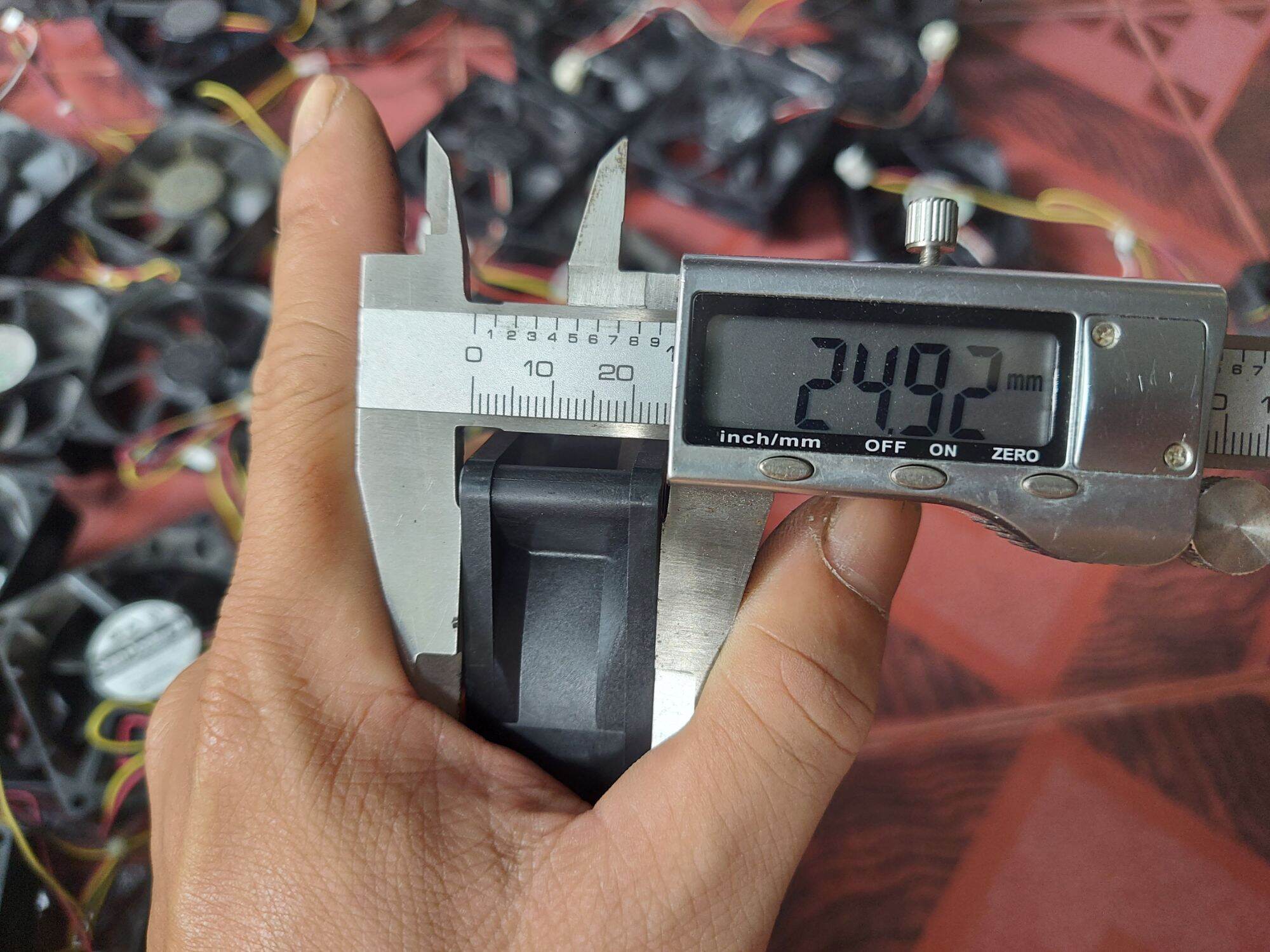 Quạt tản nhiệt Nidec 24v 8×8×2.5