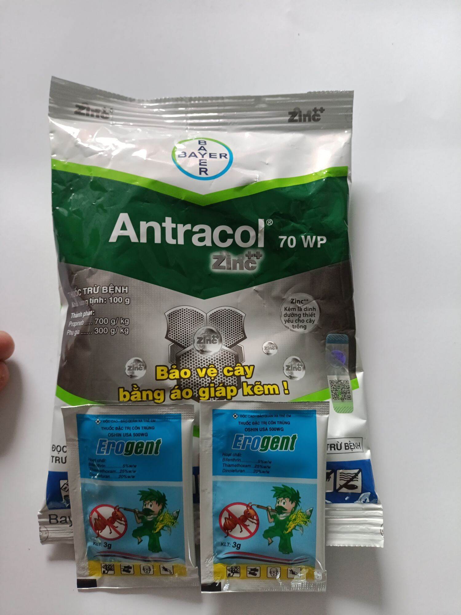 XỊT PHỤC HỒI DỪA BỊ CHÁY LÁ ( 2 GÓI COMCAT, 1 ANTRACOL, 2 ERO KIẾN )