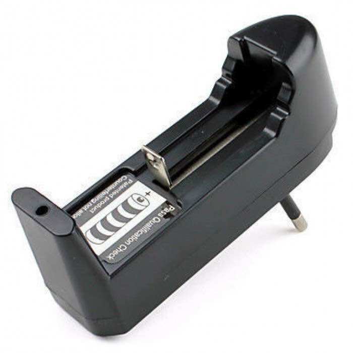 Bộ sạc pin 18650