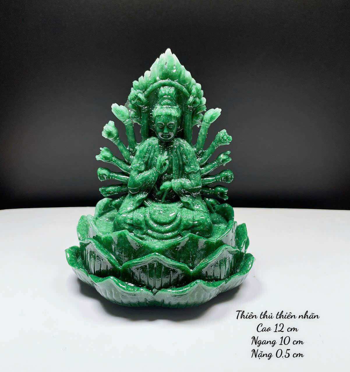 Tượng thiên thủ thiên nhãn ngồi đài sen đá đúc cao 12cm rất đẹp