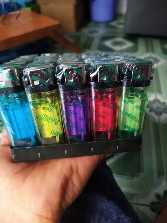 Hộp quẹt ga 50 cái hoa việt.
