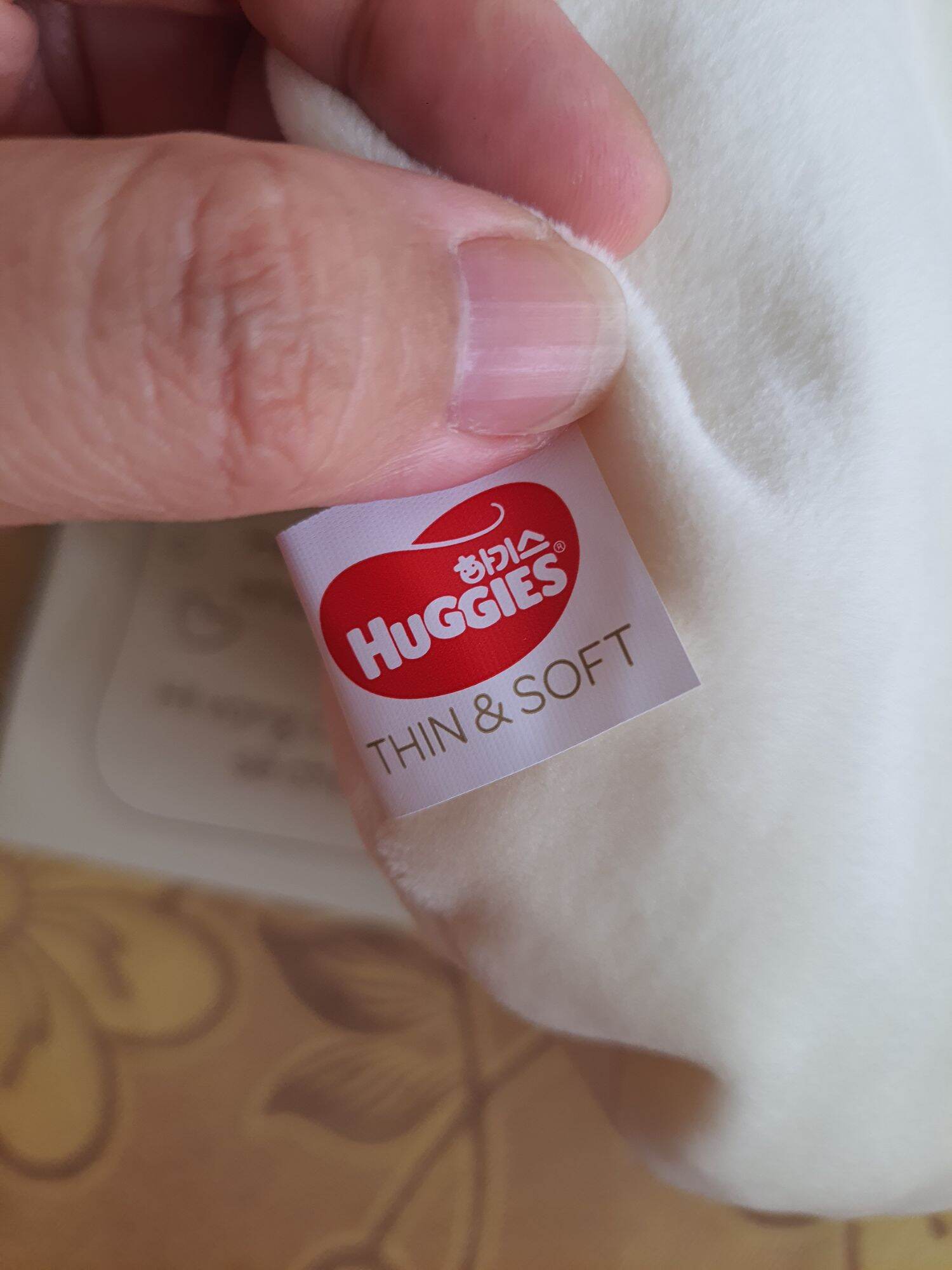 Gối chống méo đầu bé sơ sinh (hàng tặng HUGGIES)