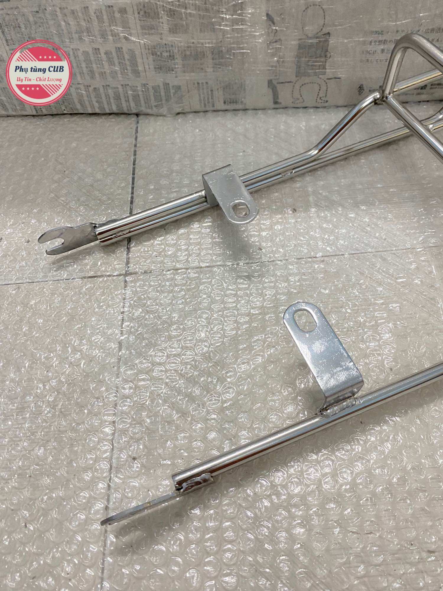 Baga đuôi có tay xách cho xe cub ( chất liệu inox )