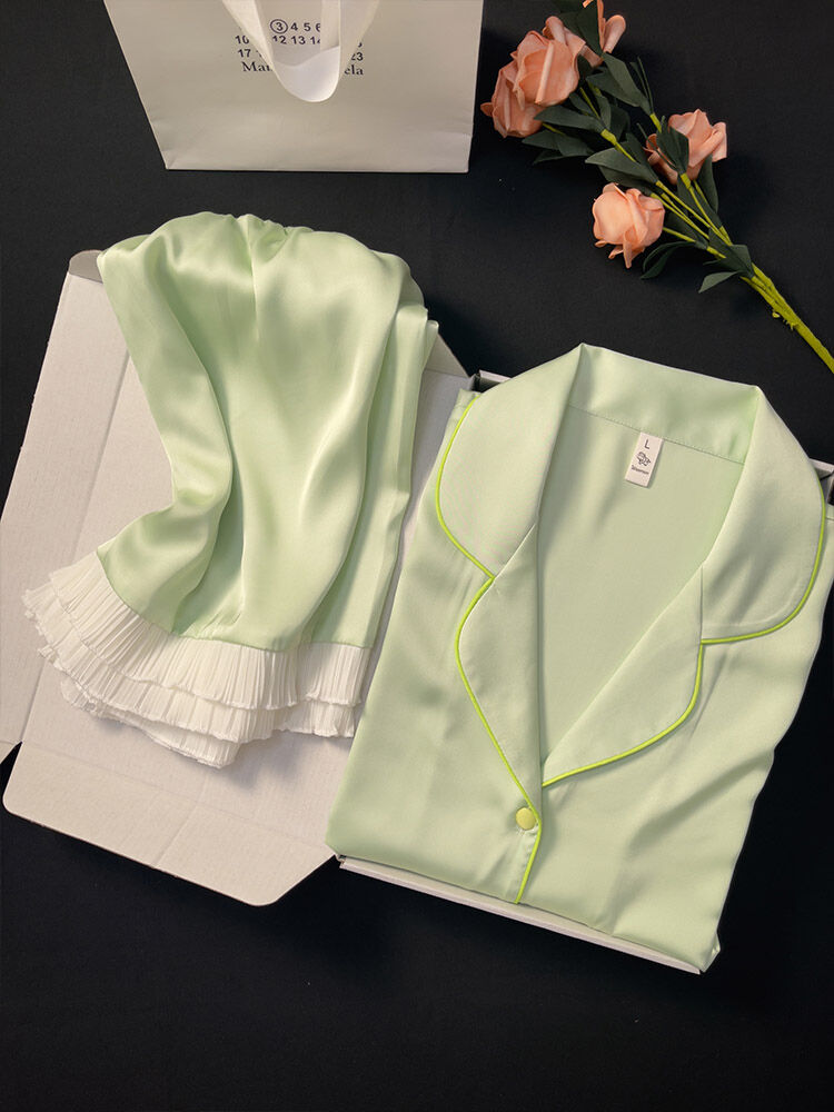 Sweet Summer Short Sleeve Short Pants Sleepwear Green Simulated Silk Giá 784,000 Đồng*Miễn phí vận chuyển