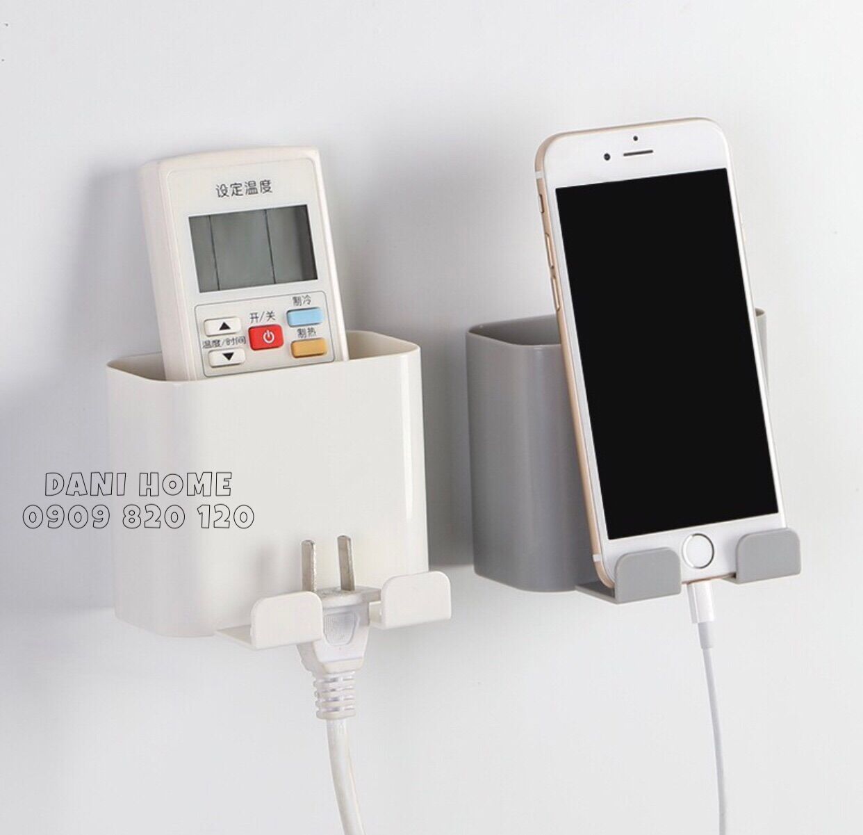 Kệ dán tường để remote, sạc điện thoại kèm móc treo phích cắm _ kệ để remote, sạc điện thoại dán tường