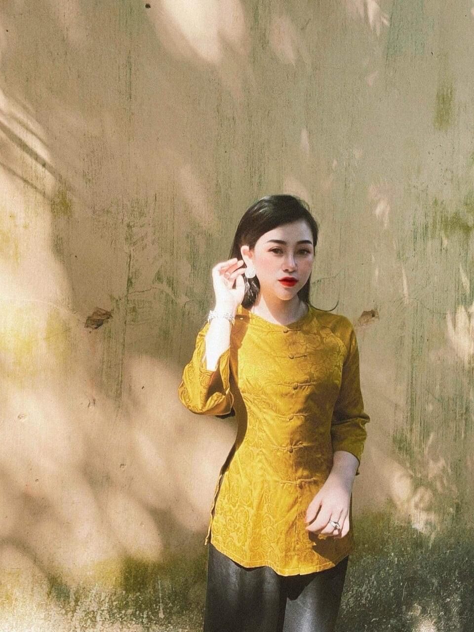 Đồ lam đi chùa bà ba gấm