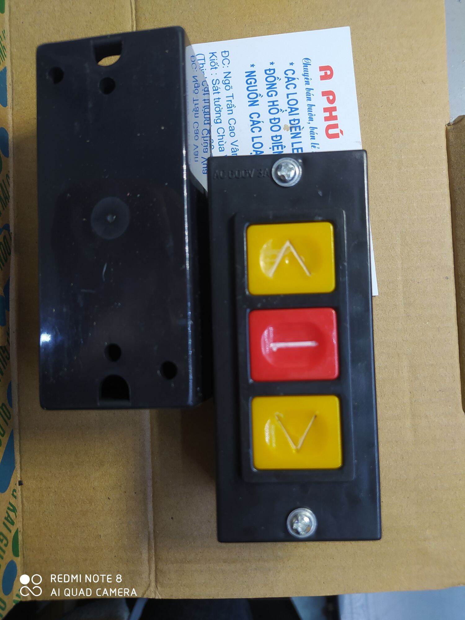 Công tắc cửa cuốn 3a 600v