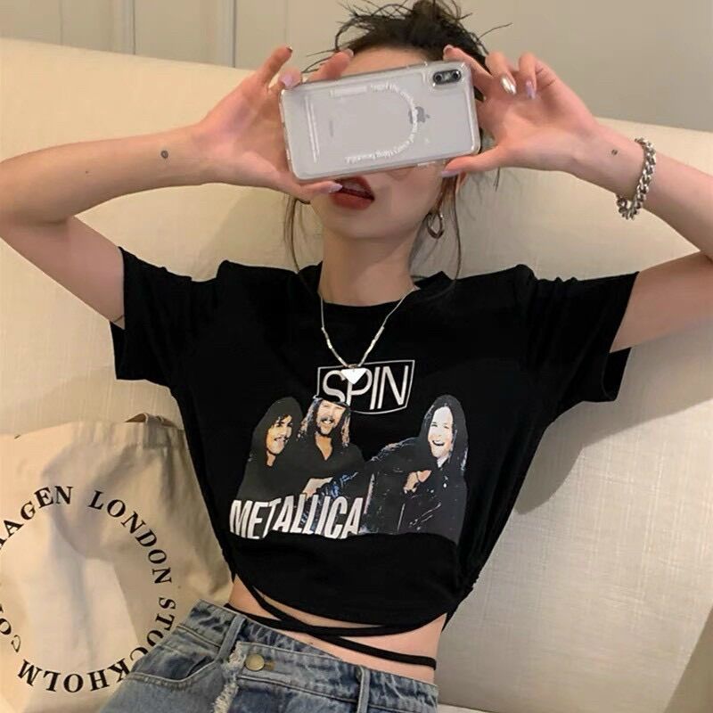 Áo croptop dây quấn eo có chữ spin BG
