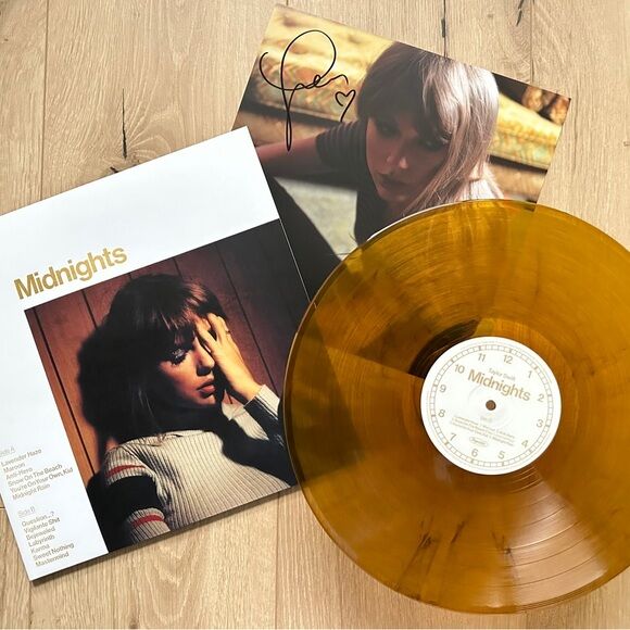 [ĐĨA THAN CHỮ KÝ TAY CỦA TAYLOR SWIFT] Album Midnights (signed vinyl) 2U Store CDs