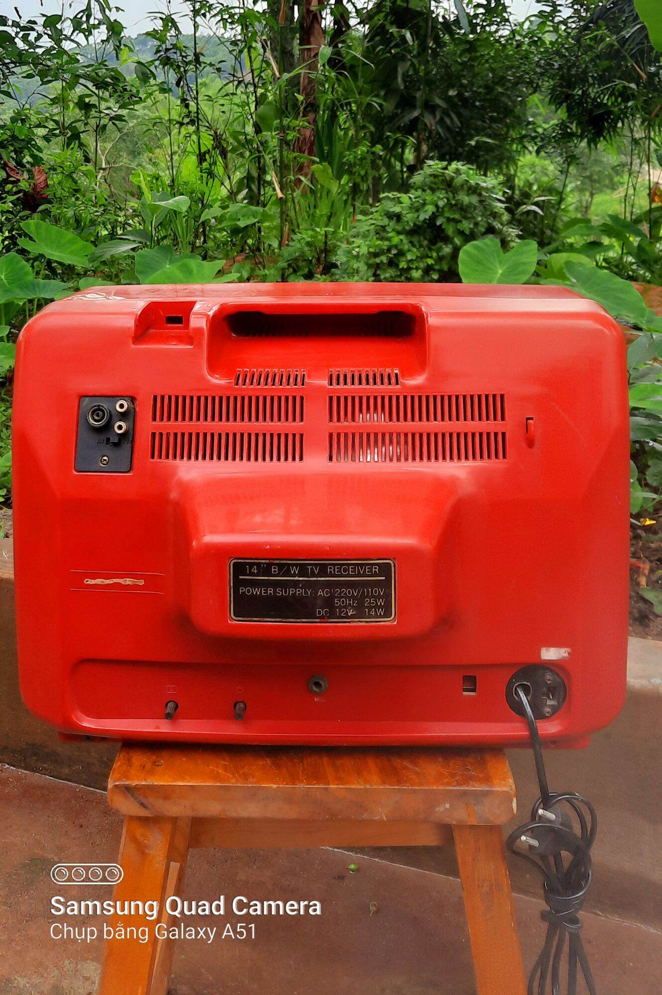 tivi đen trắng national chạy tốt