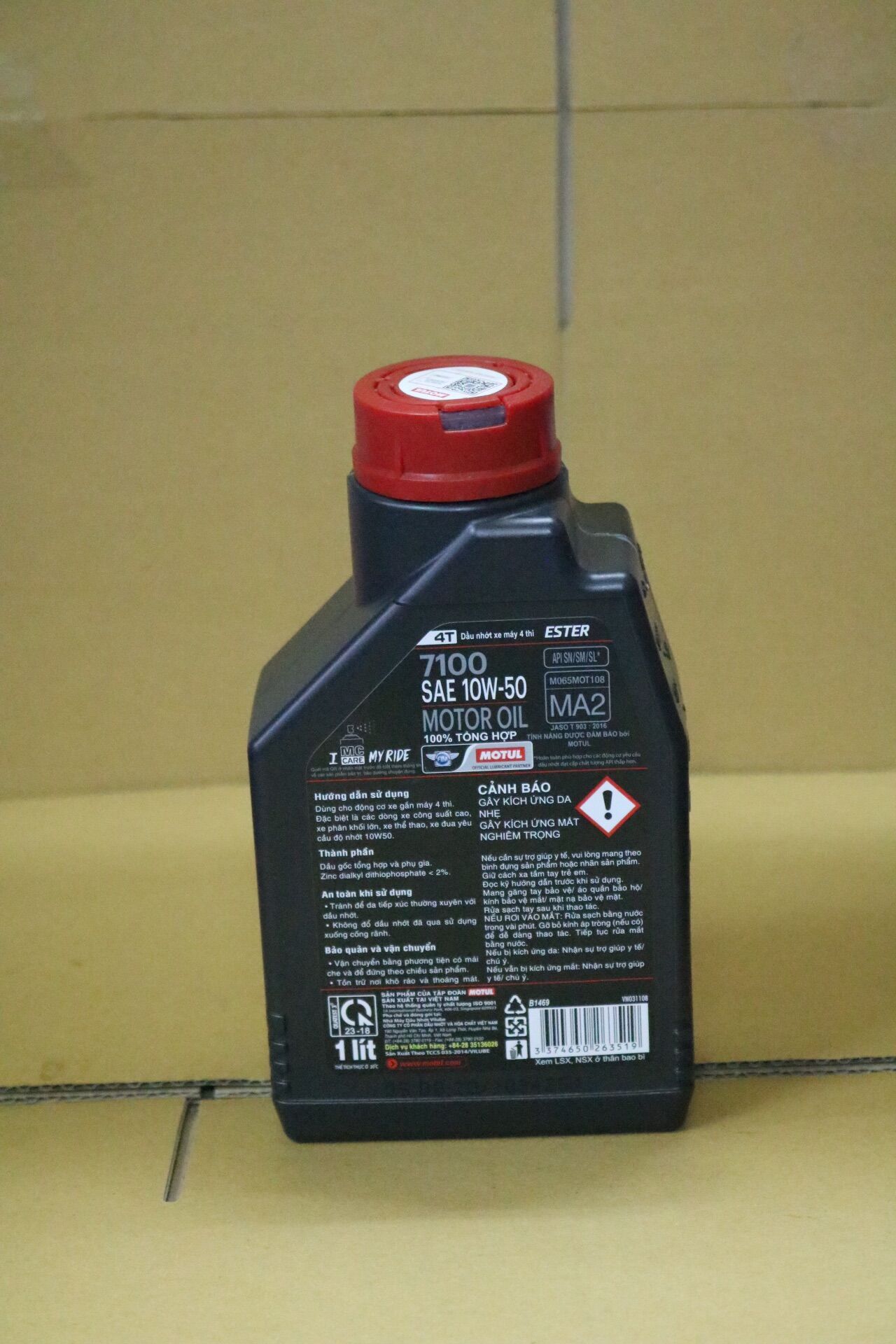 Nhớt Motul 7100 dành cho xe máy - 1L