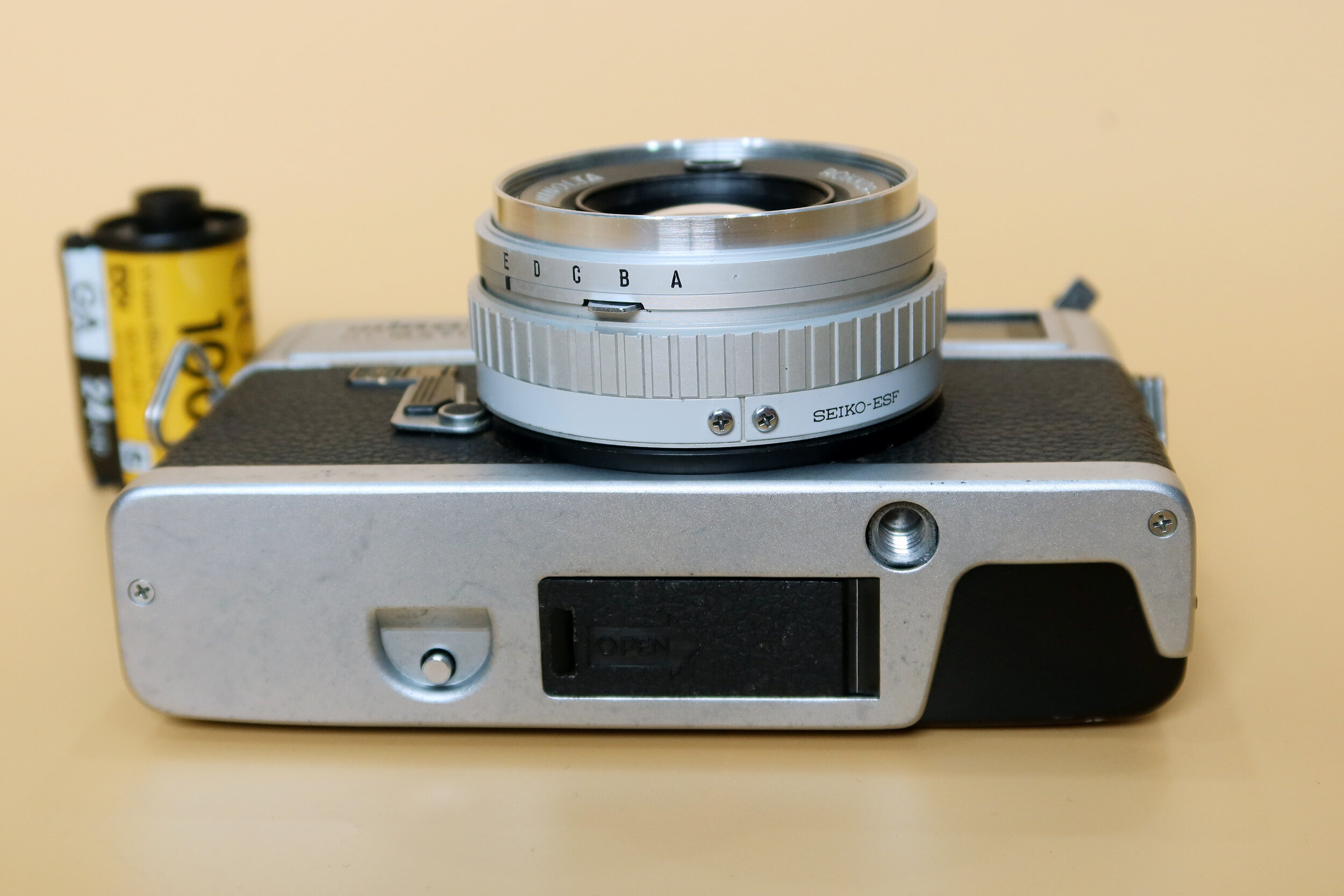 Máy ảnh film Minolta Hi-Matic E
