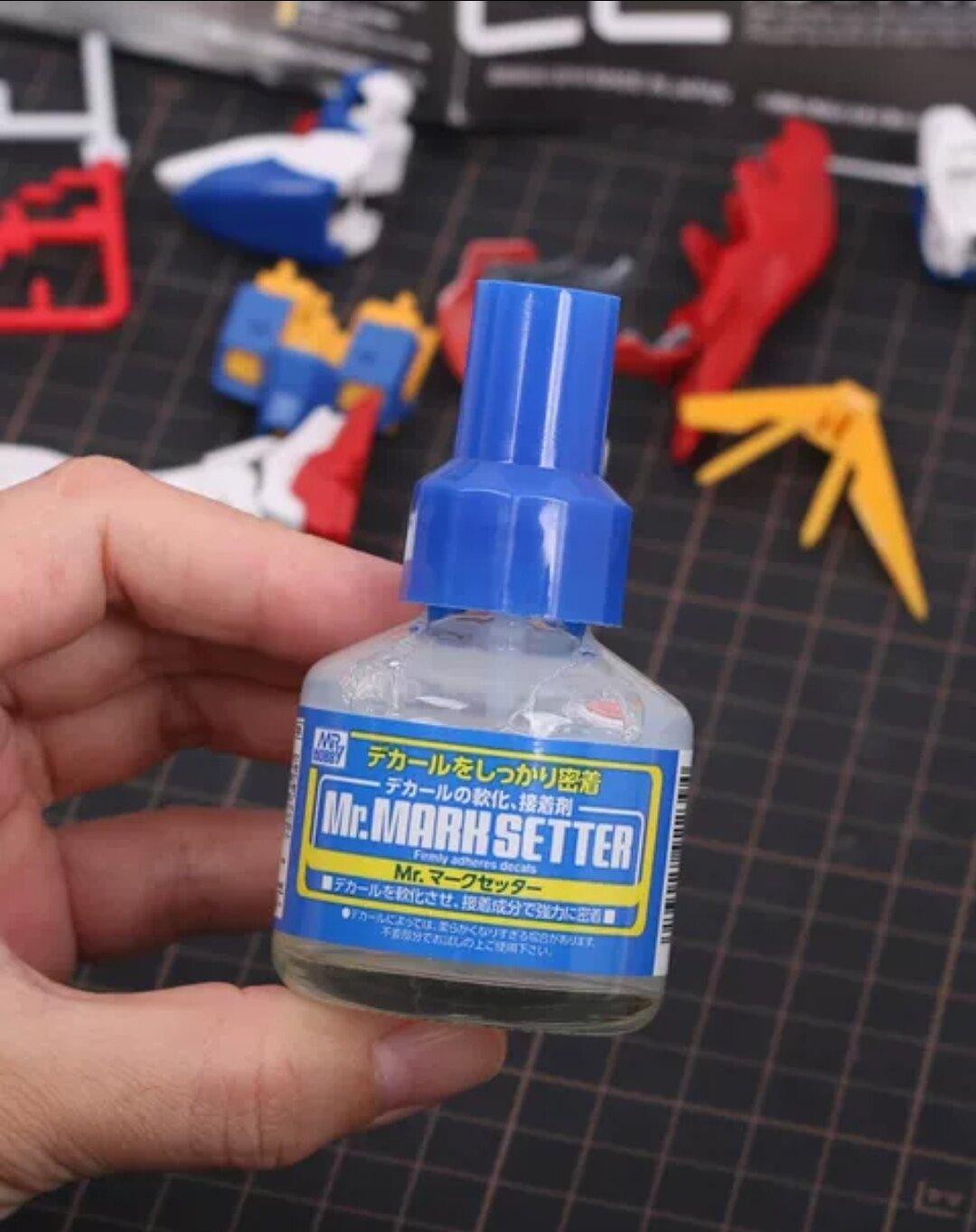 Mr Mark Setter Decal Glue Solution