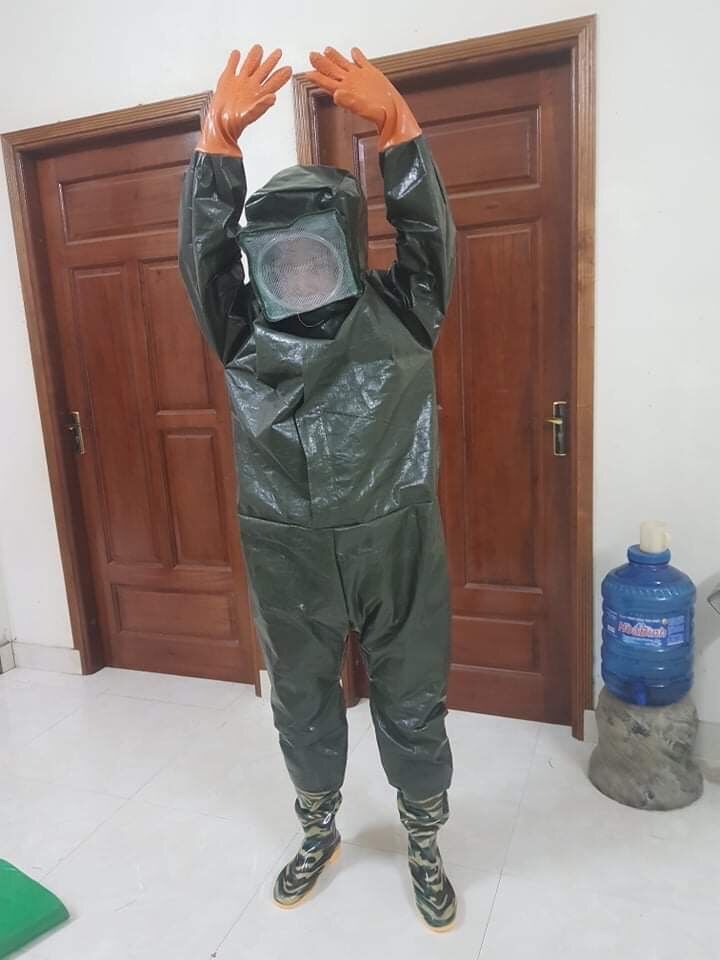 Quần áo bắt ong bạt liền