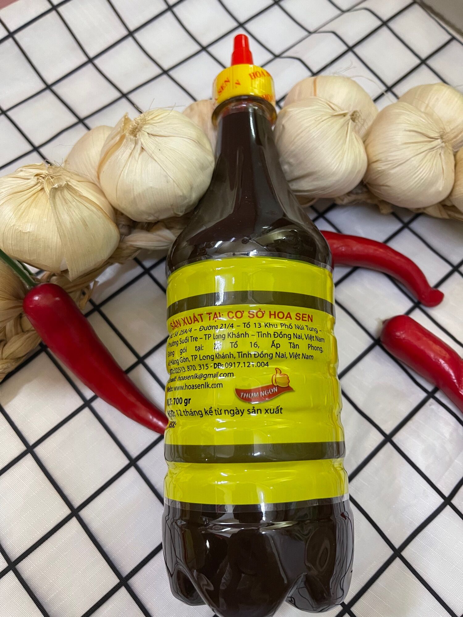 TƯƠNG ĐEN TƯƠNG VIỆT HOA SEN 700ML