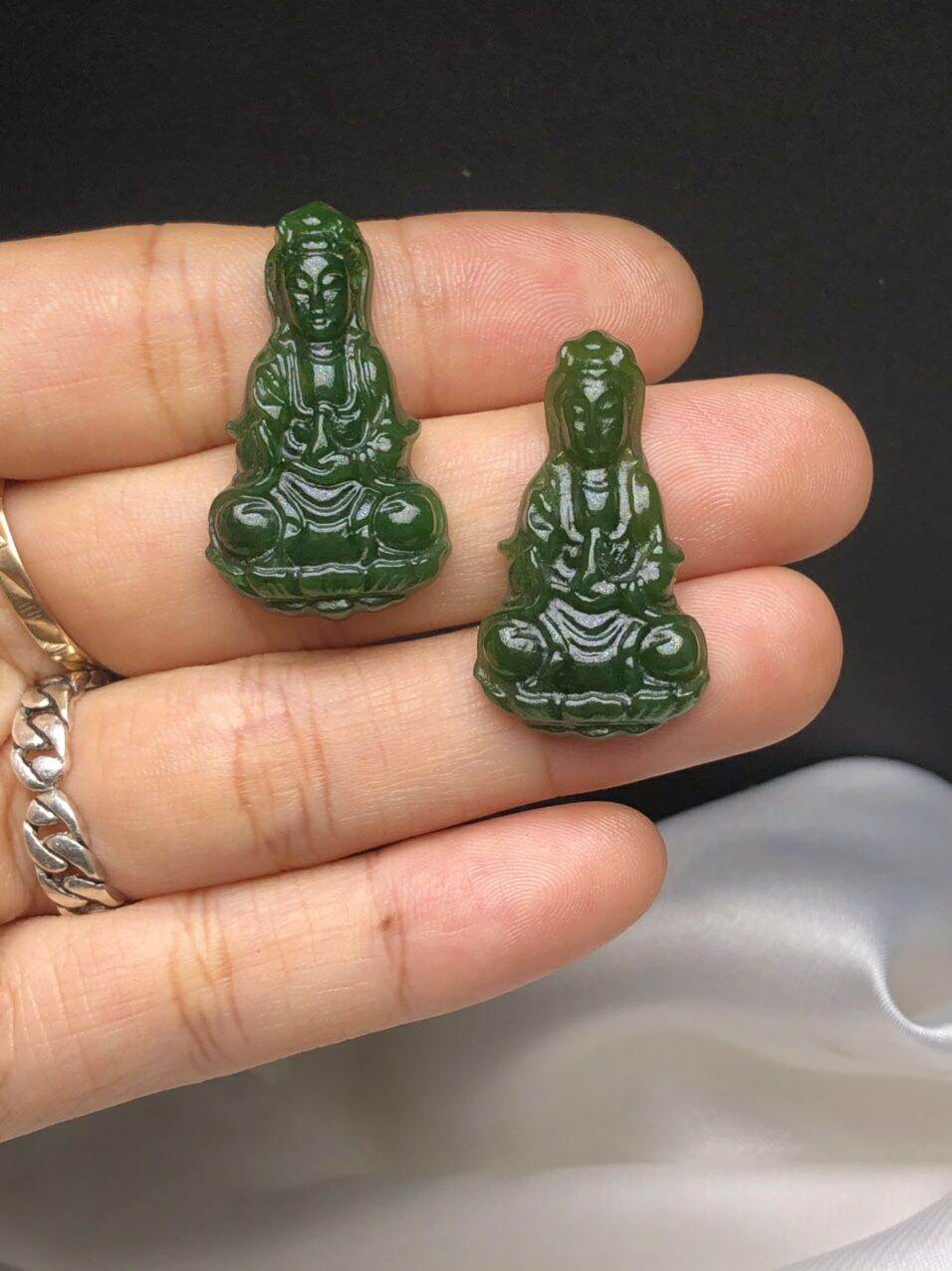 Mặt dây chuyền mẹ quan âm ngọc bích