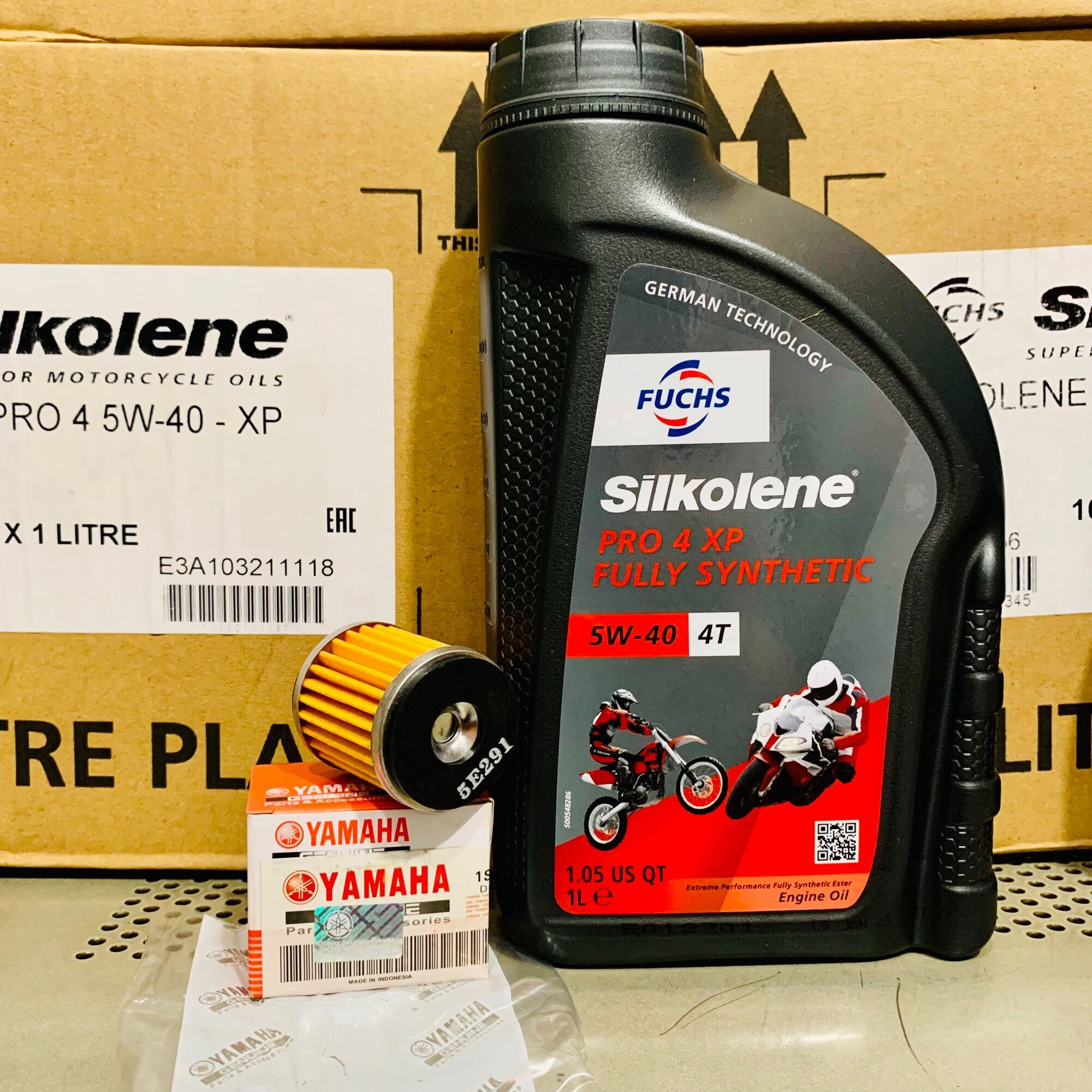 Combo fuchs silkolene pro 4 5w-40 xp + lọc nhớt yamaha thailand