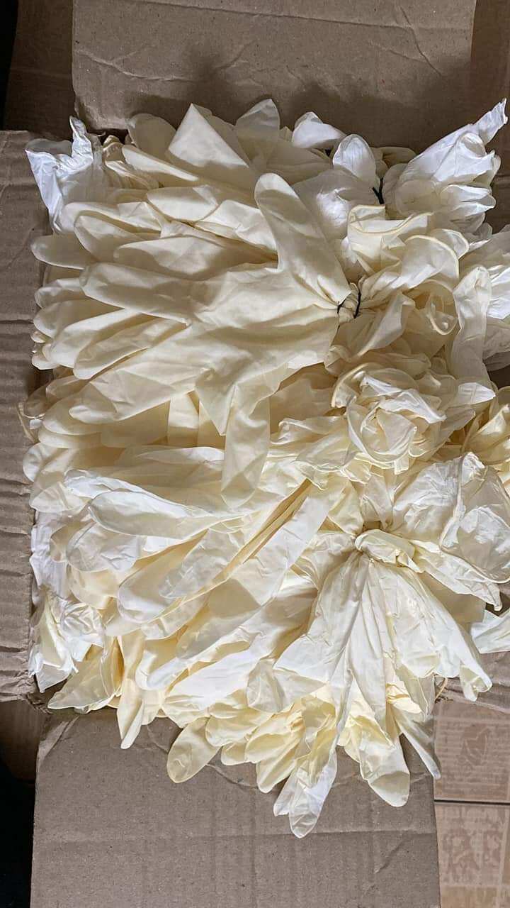 set 10 đôi găng tay y tế ( hàng mới)