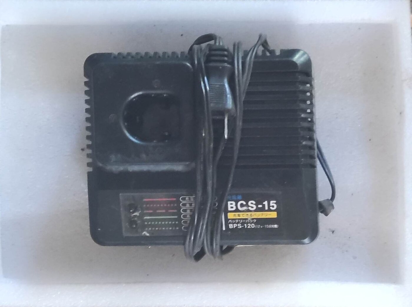 Xạc pin cids 12v ,6a, đã lên điện 220v ,ryobi, cids, national