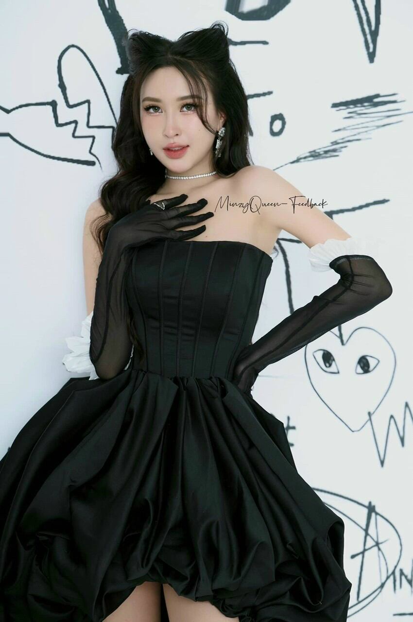 ĐẦM XÒE TÔM CUP BÍ
