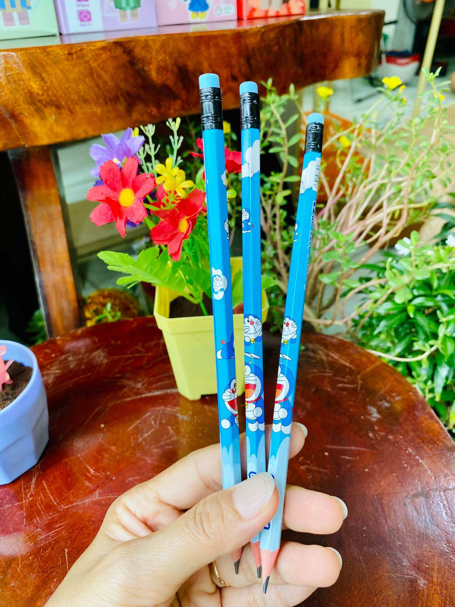 Bút chì 2D nhân vật Doraemon