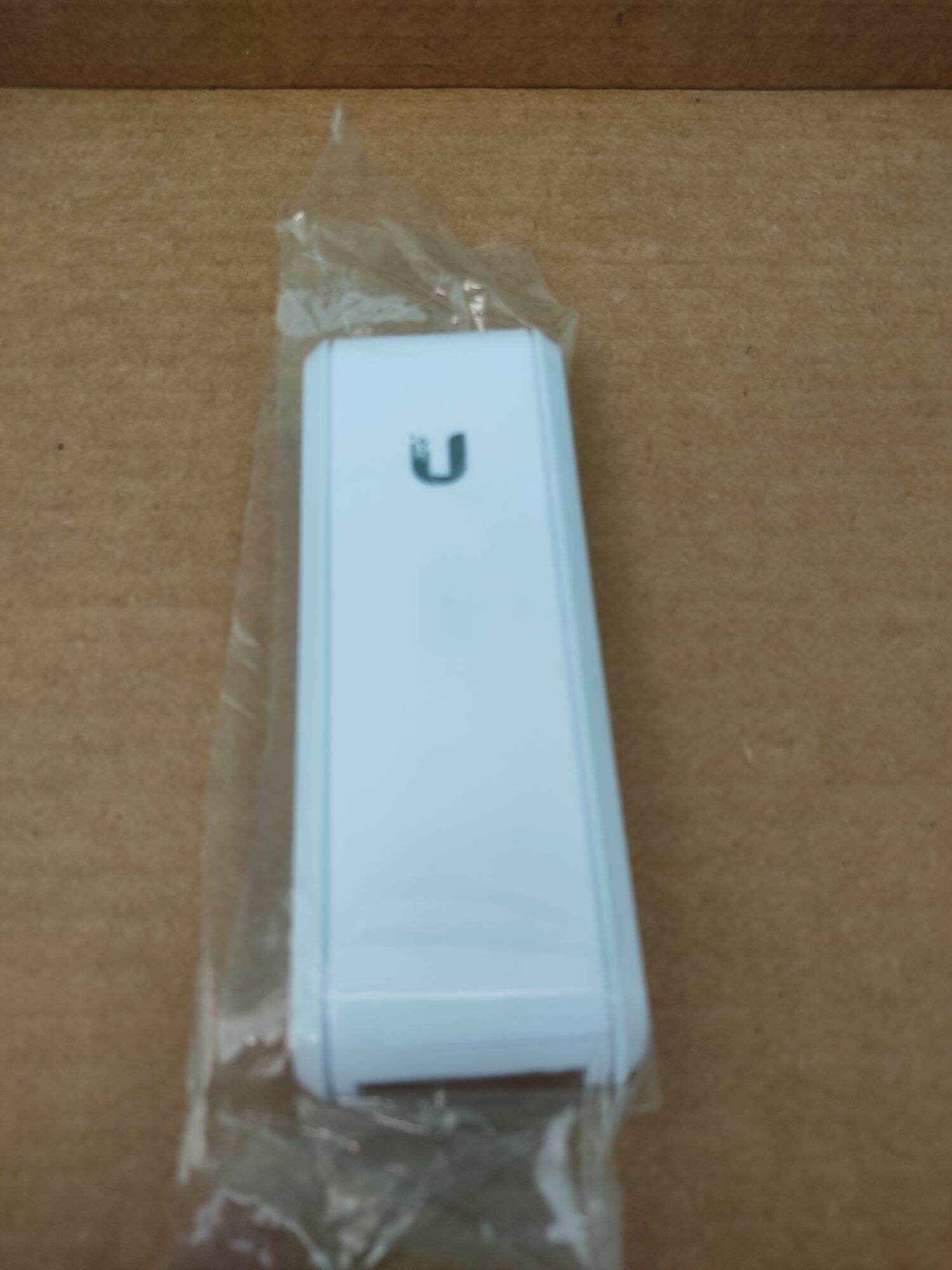 Thiết bị Controller UniFi Cloud Key Gen 1 dùng để quản trị các thiết bị dòng Enterprise của UniFi