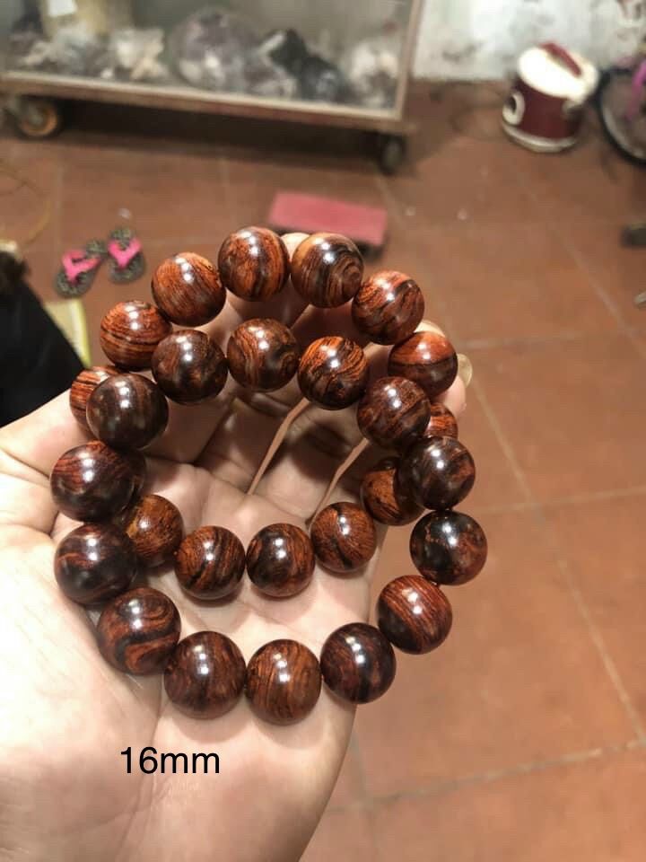 Vòng sưa đỏ sưa quảng bình.