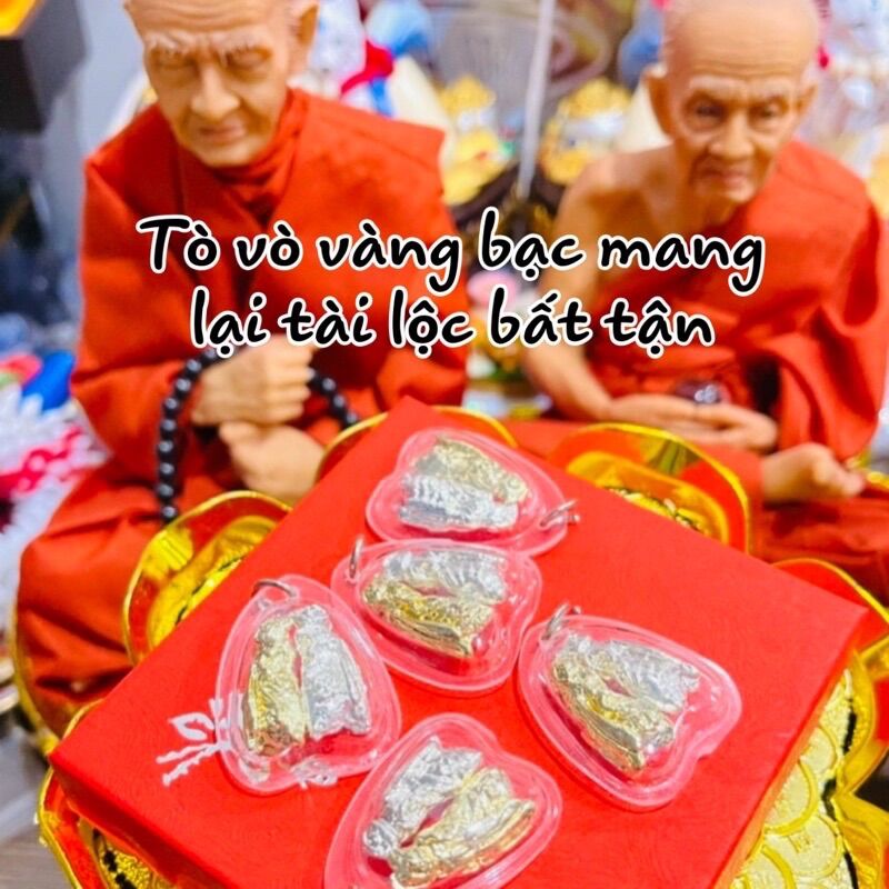 Móc khoá tò vò thủ công