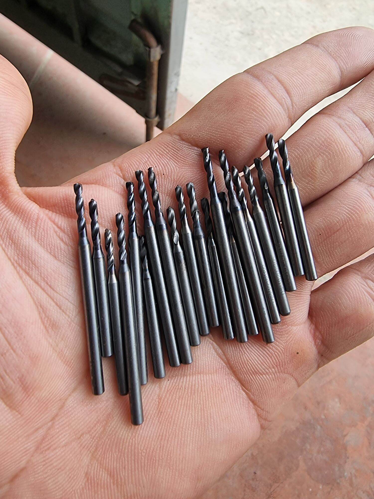 10 mũi khoan hợp kim d2.1ly nhật bãi
