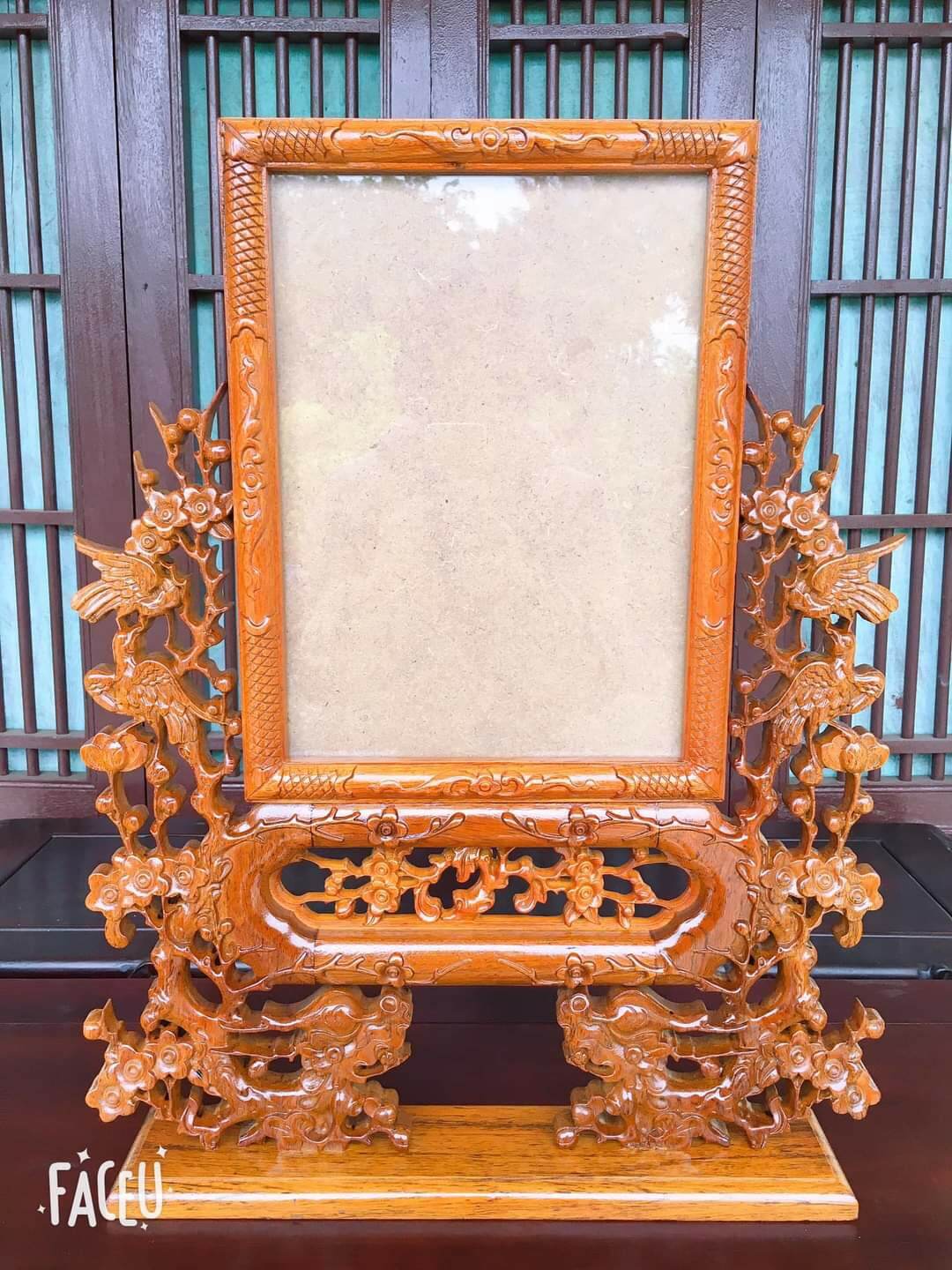 KHUNG ẢNH THỜ GỖ GỤ