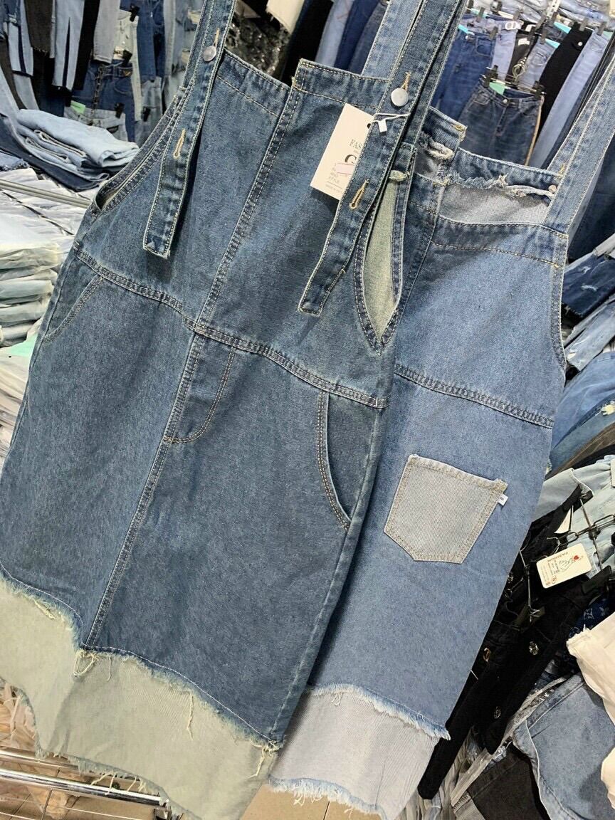 Váy yếm jean phối màu lai kiểu siêu hót