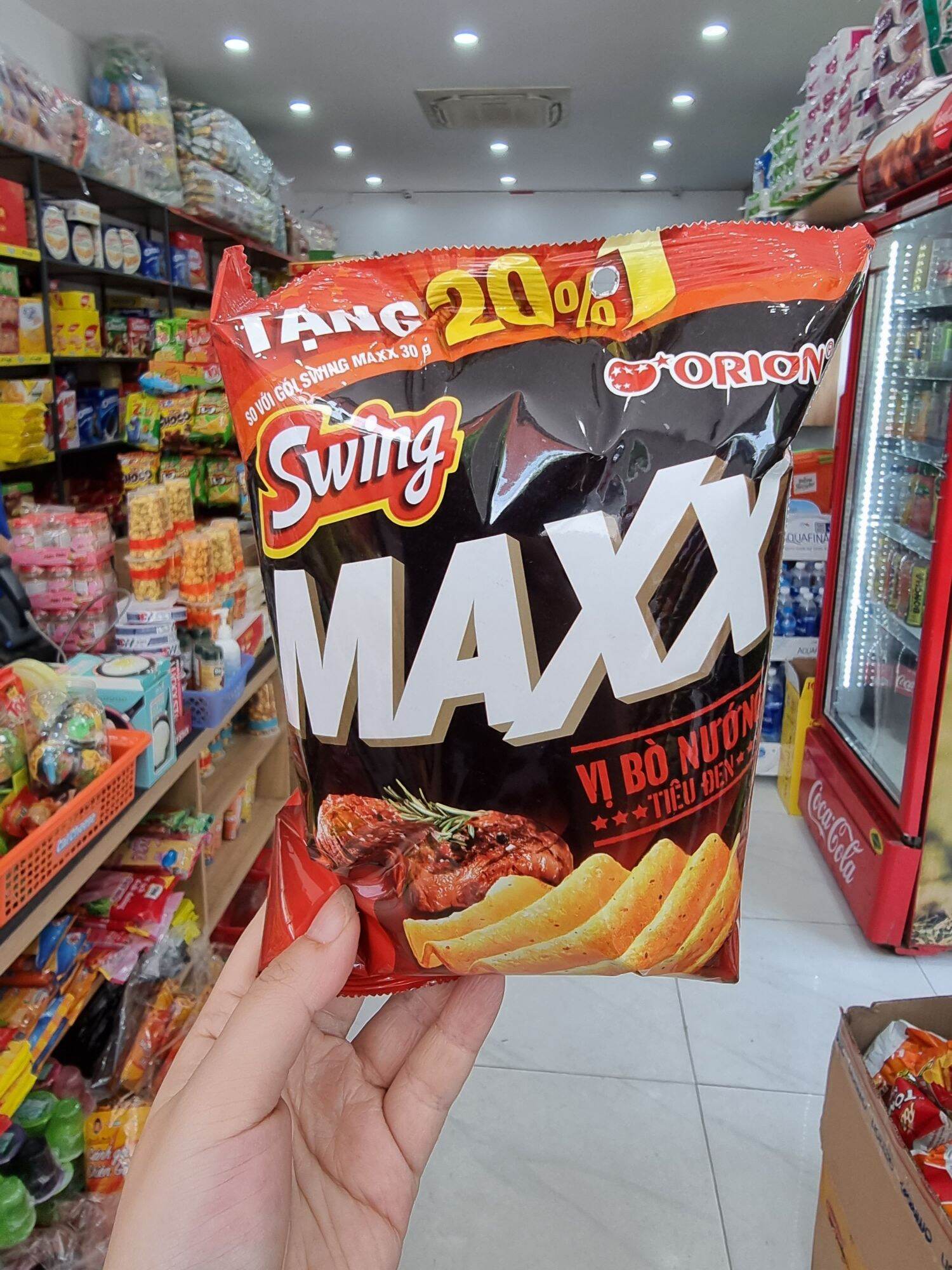 Bịch Bimbim Snack Swing Maxx vị bò nướng tiêu đen 10 gói 36g