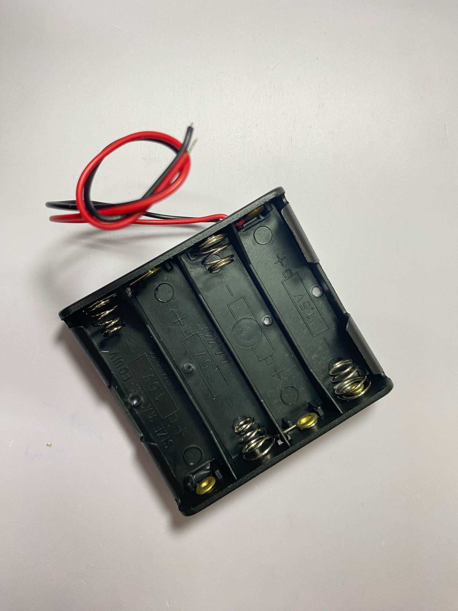 Đế 4 pin 1v5 size AA