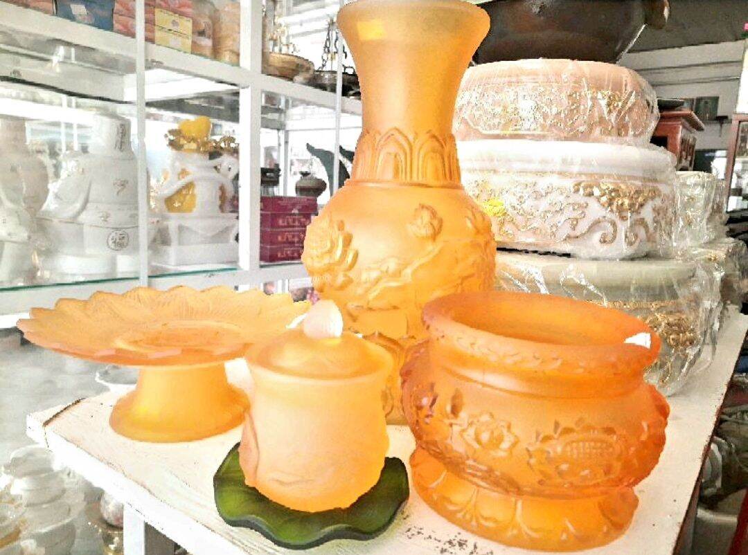 BÌNH - LƯ - DĨA - LY NƯỚC CÓ NẮP THỜ CÚNG ĐÁ LƯU LY