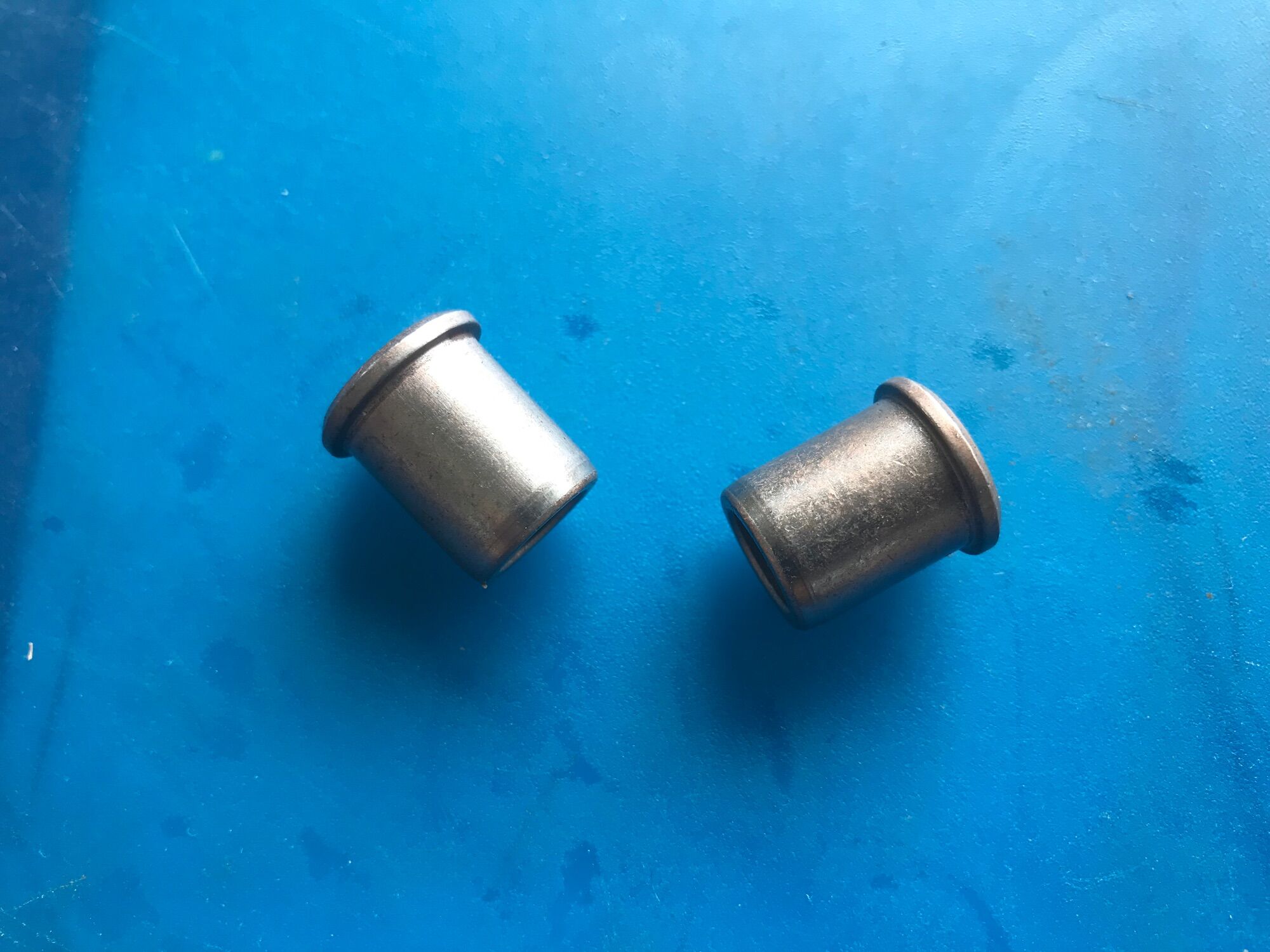 2 cái bạc ống của quạt