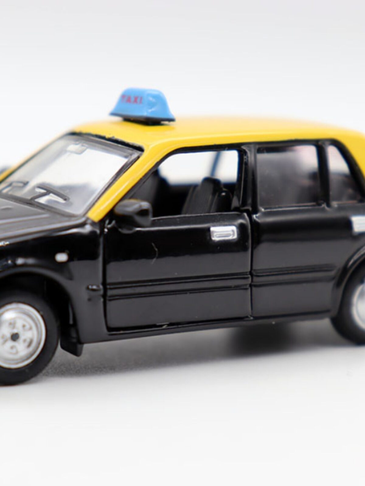 TINY | Xe Toyota Crown Taxi Hong Kong 1:64