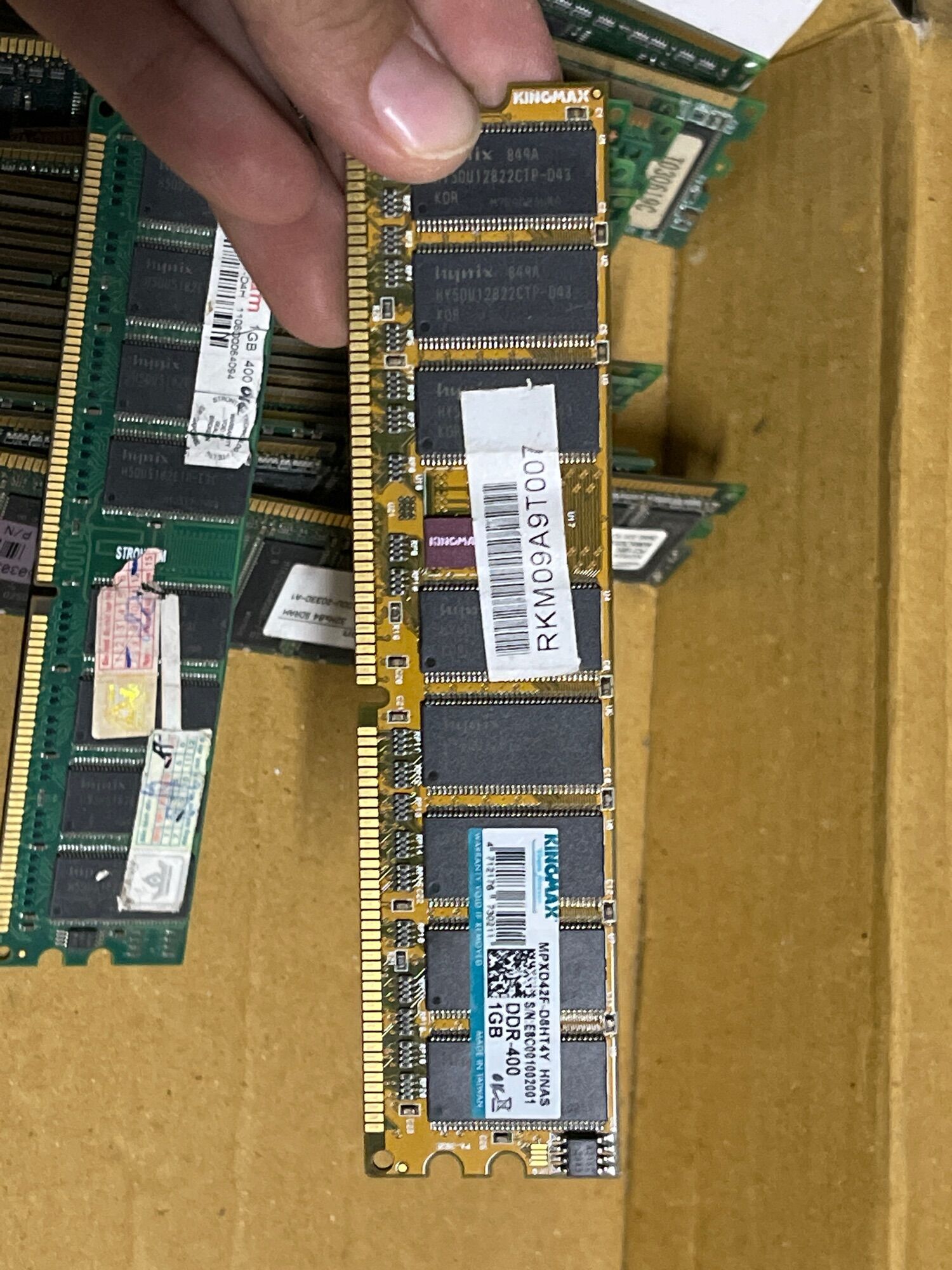 DDR desktop computer 1GB bus 333 / 400 Ram