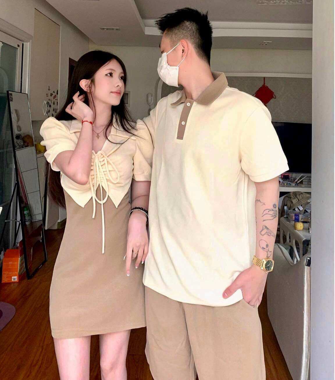 Set đồ đôi áo thun nam polo và đầm nữ phối áo khoác rút dây