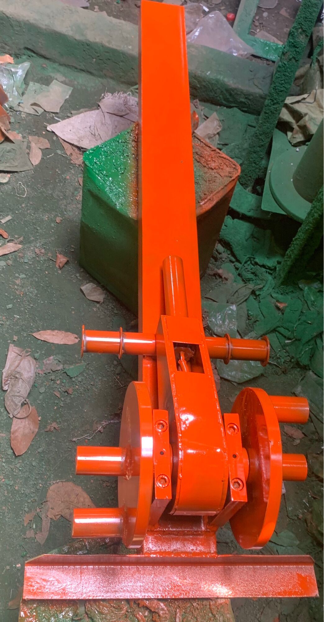 Bàn bẻ sắt D25