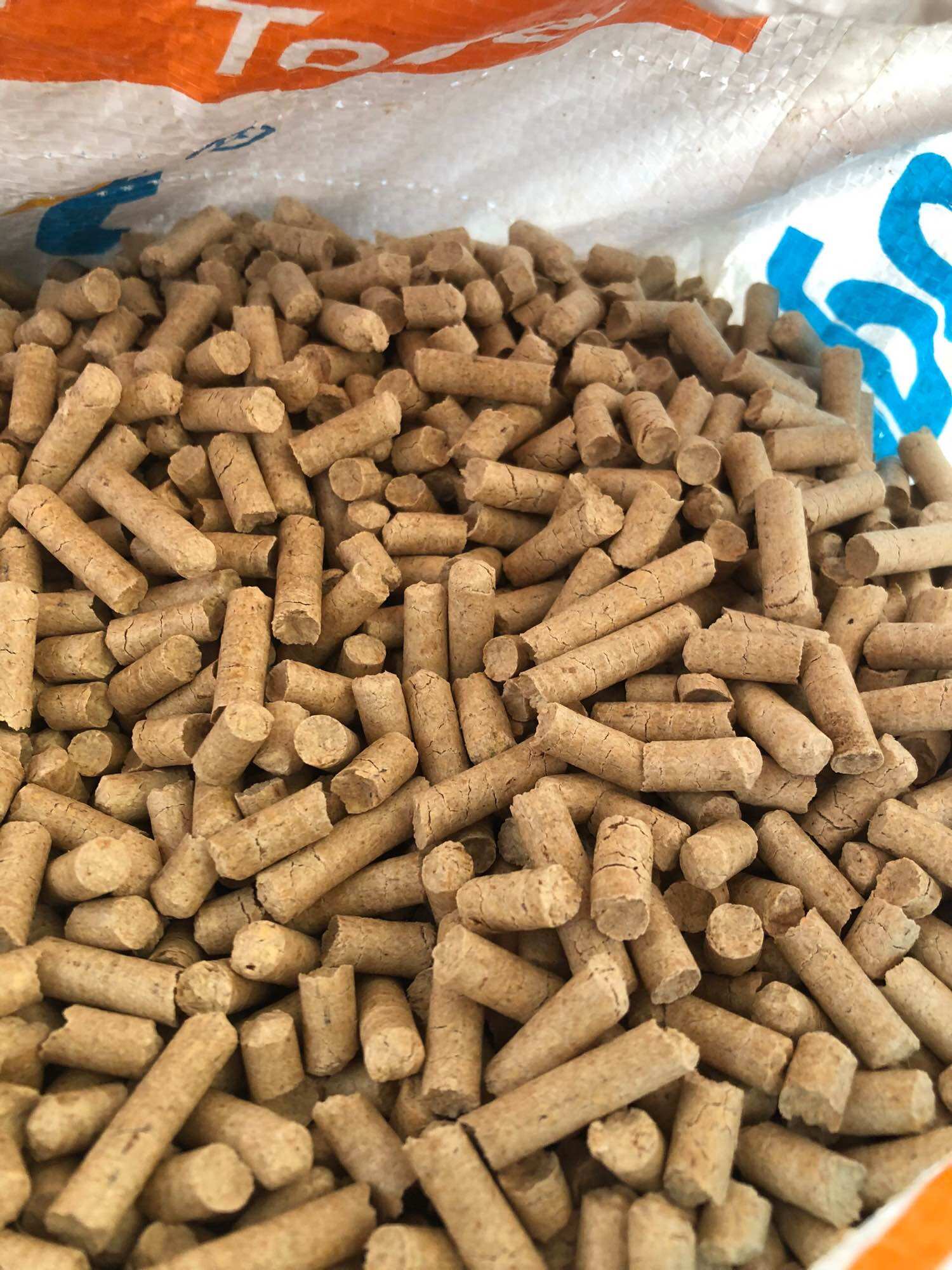 Gỗ nén hút mùi cho vẹt, sóc, hamster mèo …