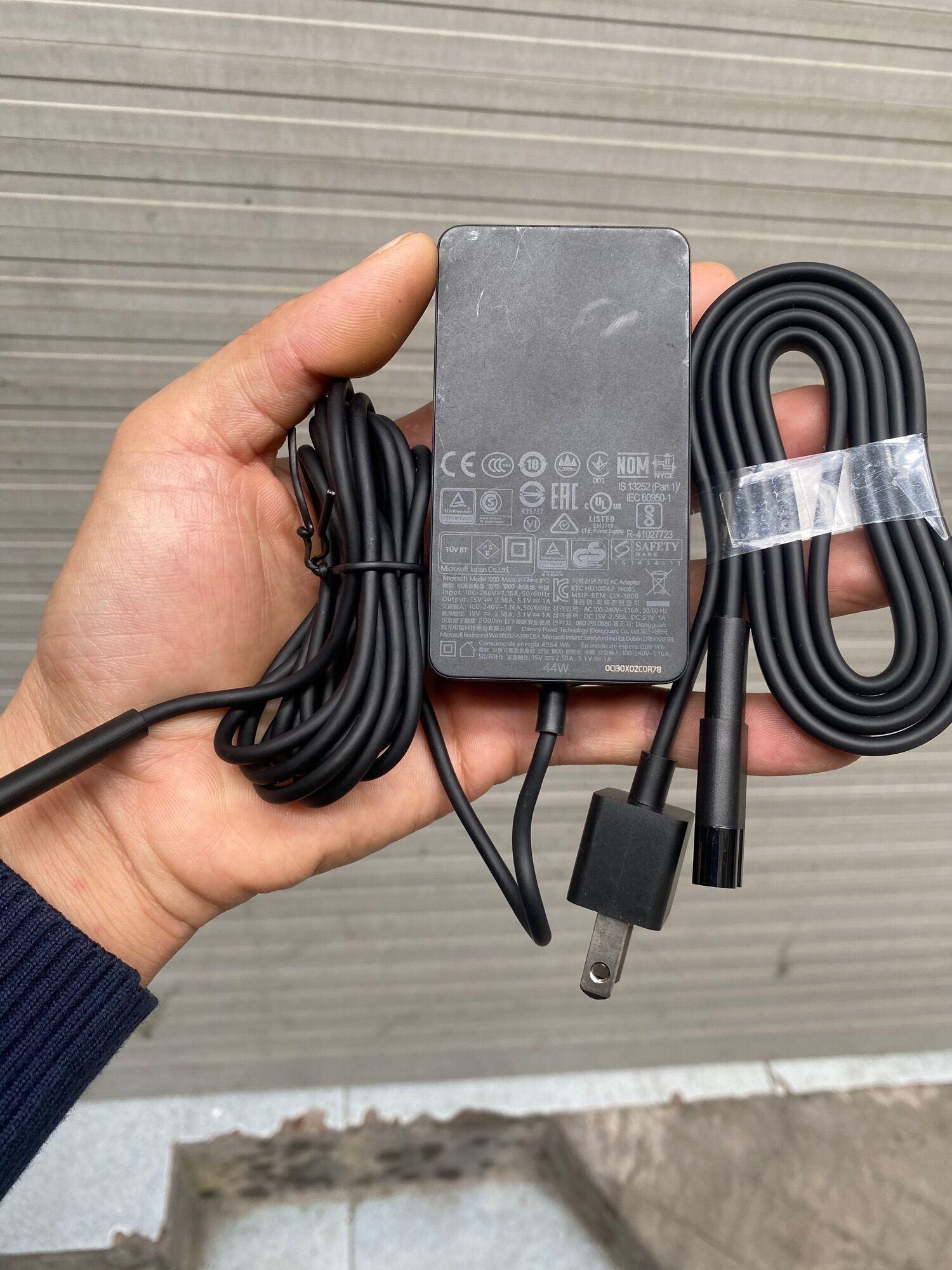 Sạc Surface Pro 5 zin bóc máy